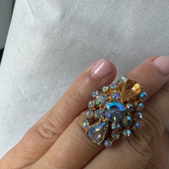 Vintage gold tone Aurora Borealis adjustable size ring - Picture 14 of 15